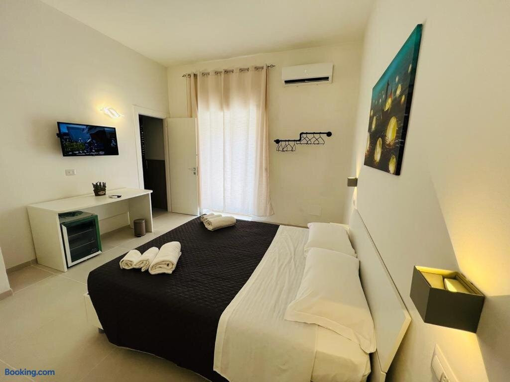 Pirro's Rooms