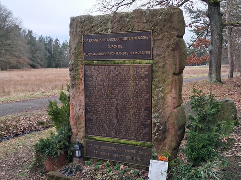 Gedenkstätte Flugtagunglück Ramstein 1988-Ramstein-Miesenbach必去景点