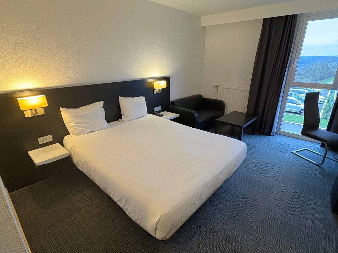 全球邮政酒店&康体主图