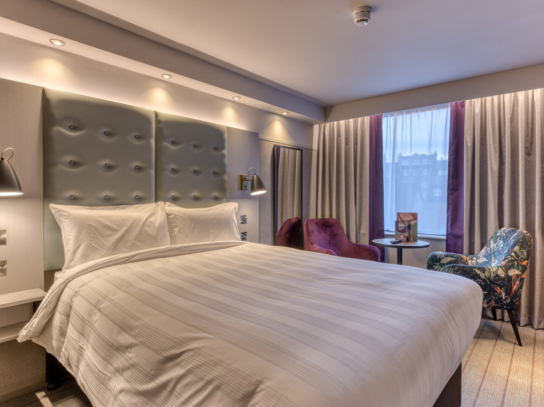 伯爵府智选假日酒店主图