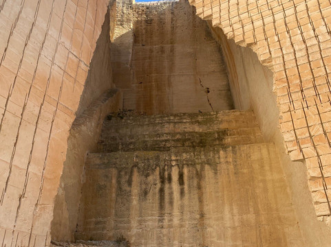 Lithica-休达德亚必去景点