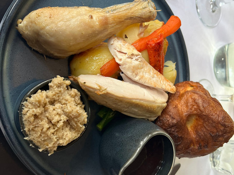 托尔纳克力酒店主图