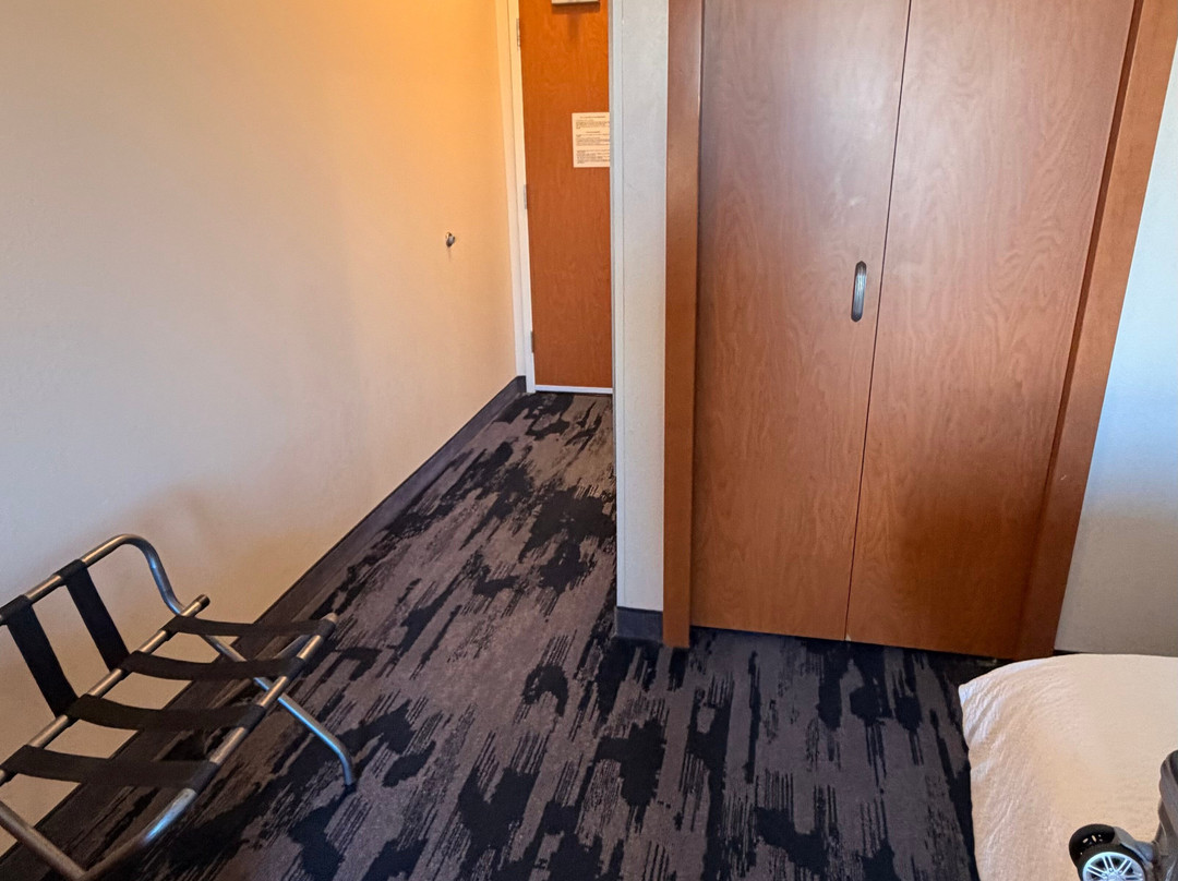 罗克福德万枫酒店及套房主图