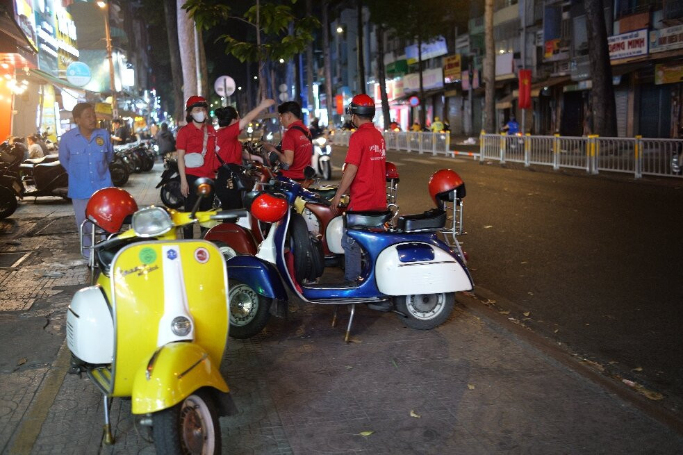 Vespa Rouge-胡志明市必去景点