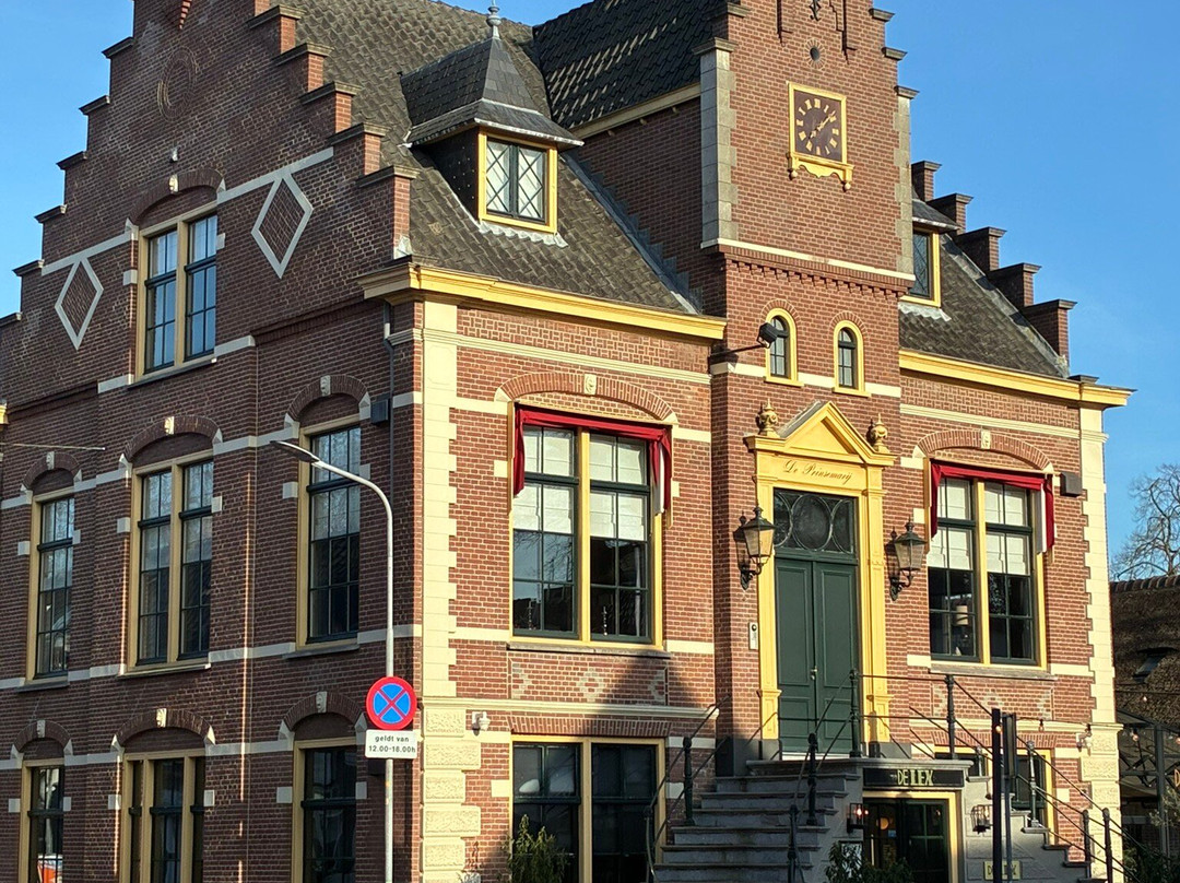 Voormalig raadhuis in Laren-Laren必去景点
