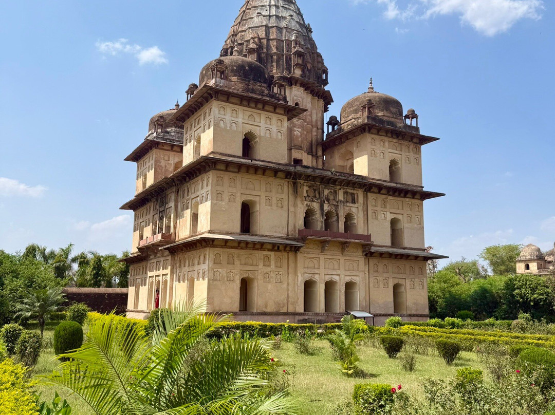 Chhatris Cenotaphs-欧恰必去景点