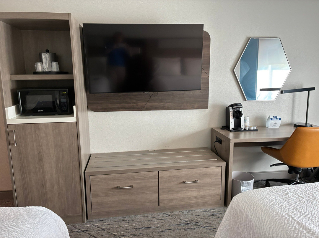 智选假日套房酒店纽贝里主图