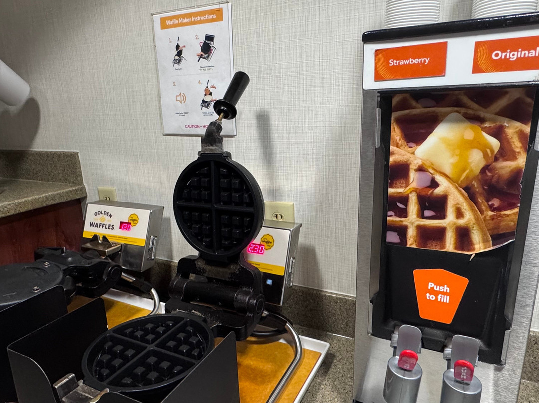 独立城舒适套房酒店-堪萨斯城主图