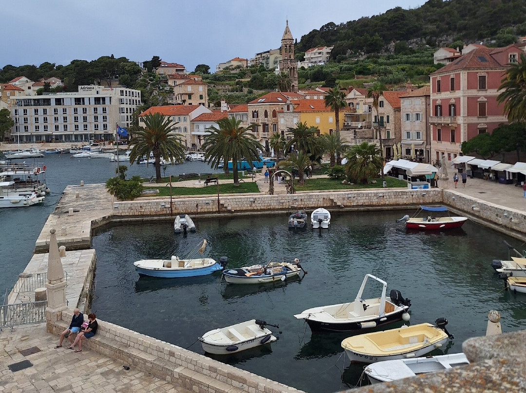 The Harbour of Hvar-赫瓦尔必去景点