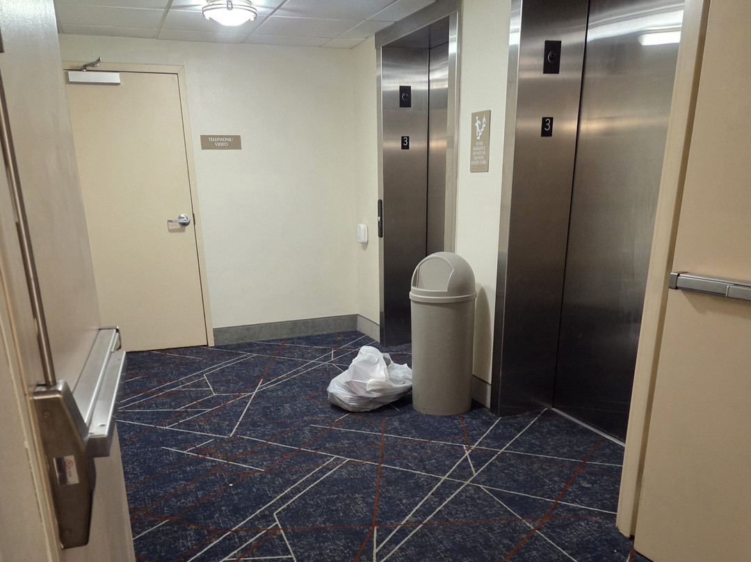 哈里斯堡I-81 - 好时地区洲际Candlewood Suites酒店
