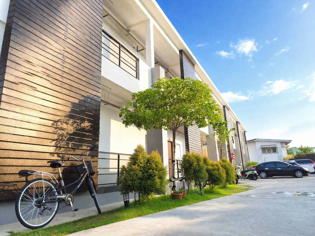 102 Living House