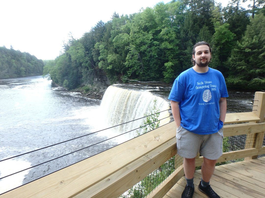Tahquamenon Falls State Park-Paradise必去景点