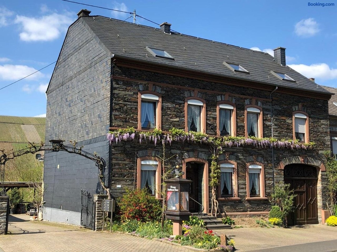 2Type4 - Apartments