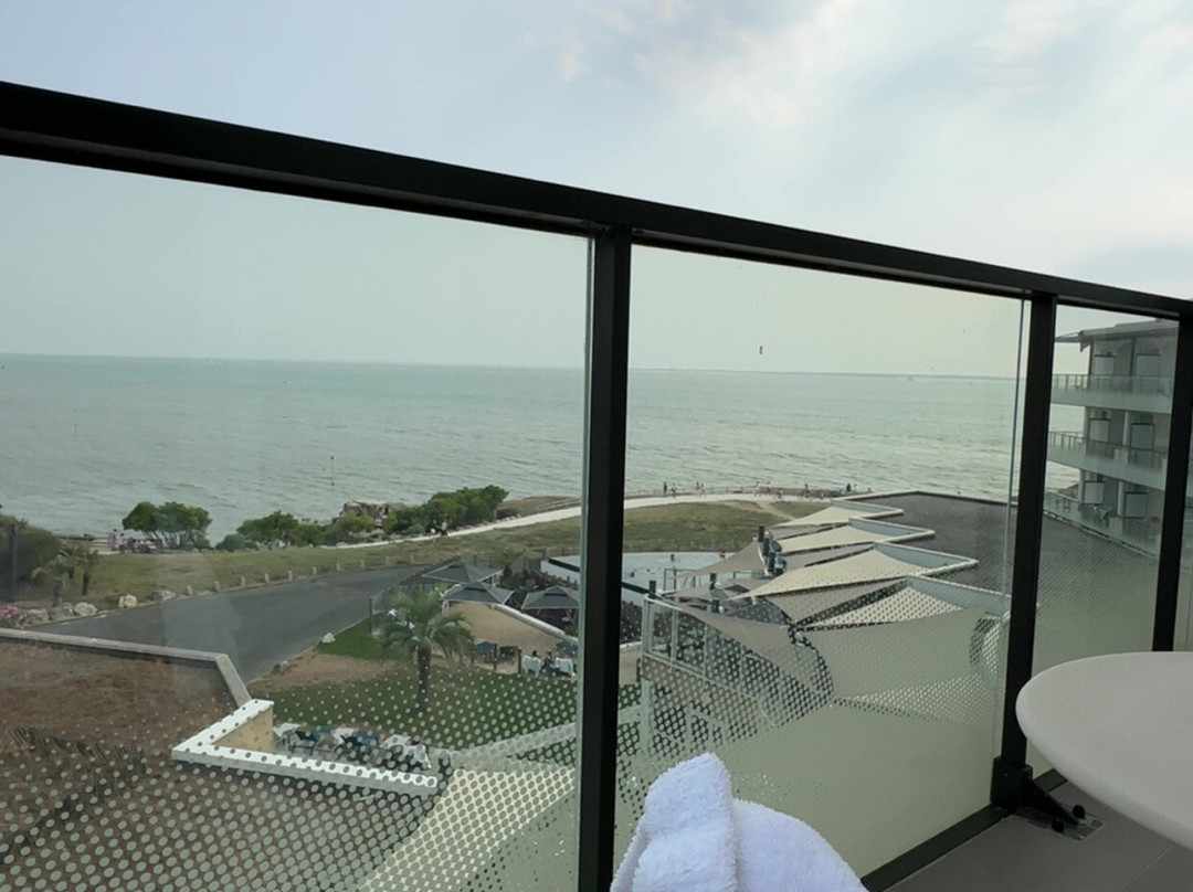 鲁瓦扬塔拉苏尔 Spa 酒店主图
