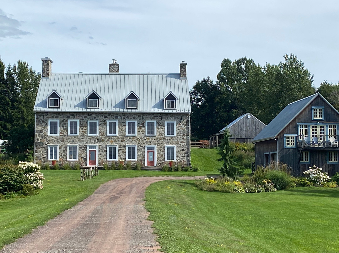 Le Canadien Bed & Breakfast