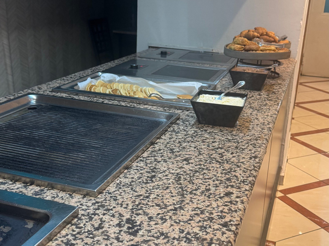 阁楼河滨雅典俱乐部温德姆华美达酒店主图
