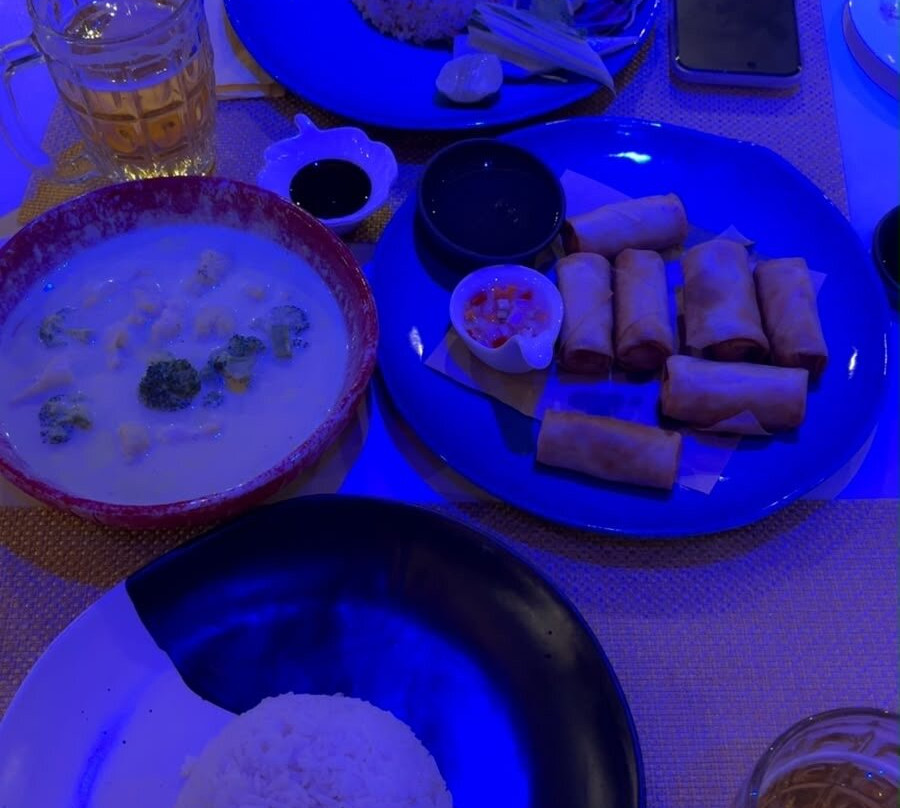 普吉岛迈考海滩跃浪渡假村主图