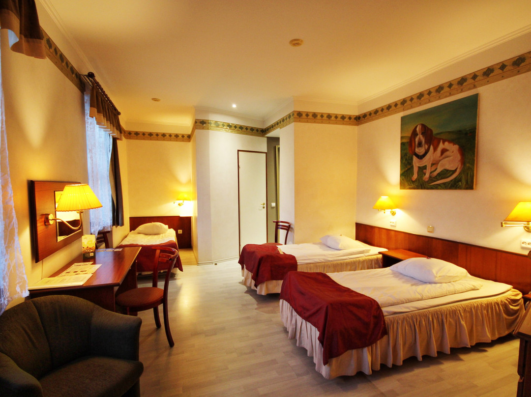 Mezares酒店住宿-NB酒店