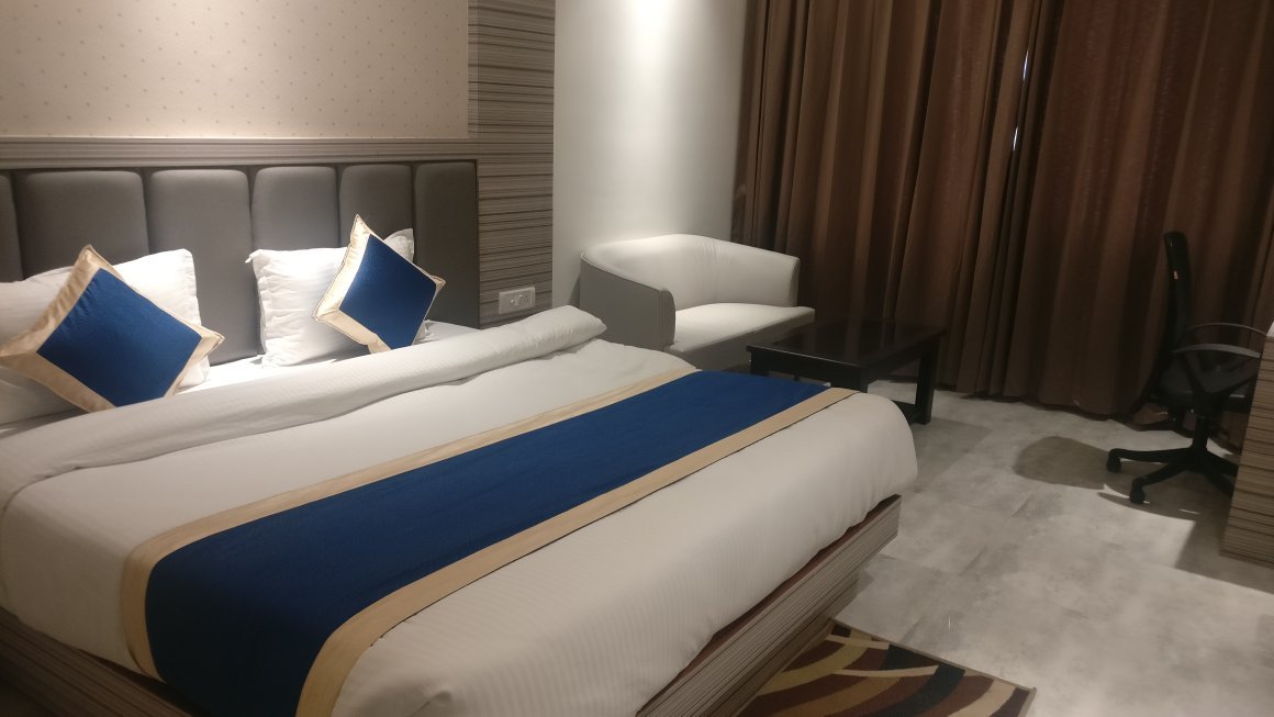 Hotel Crystal Grand-官方