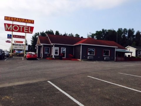 Settlers Inn and Motel-浴室