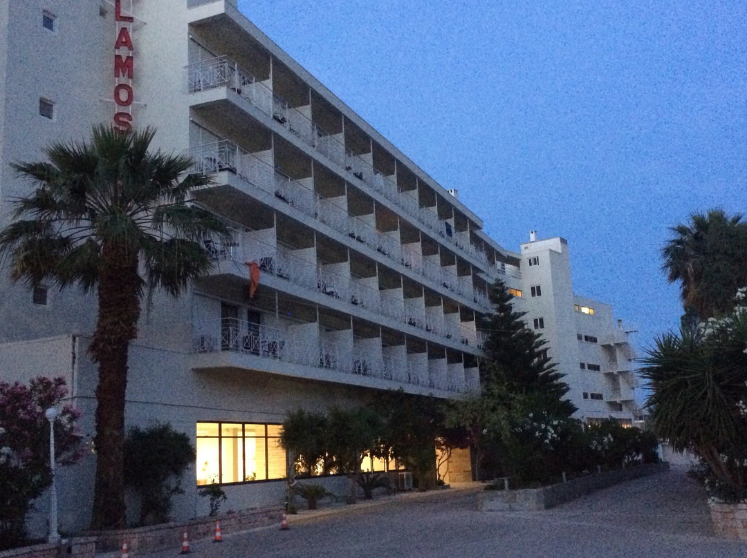 Calamos Beach Family Club Hotel主图