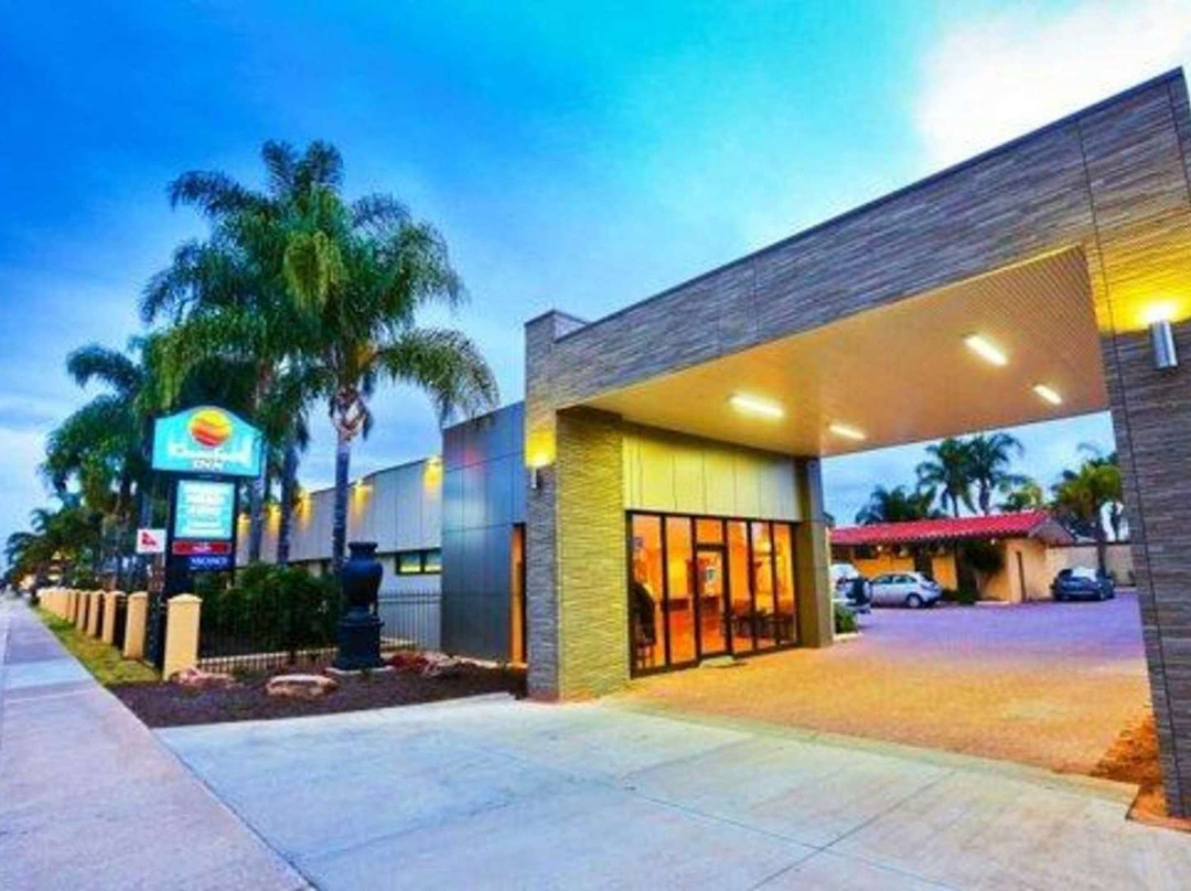 迪肯姆斯舒适酒店主图