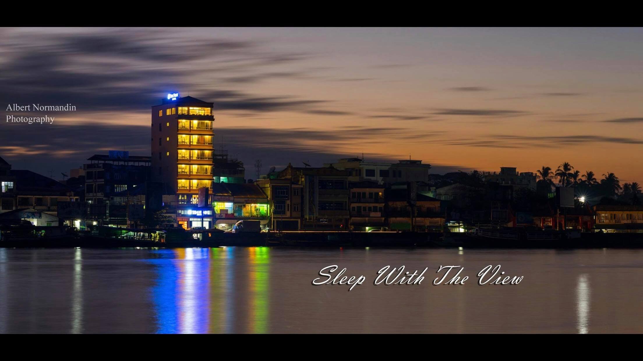 The First Hotel-官方