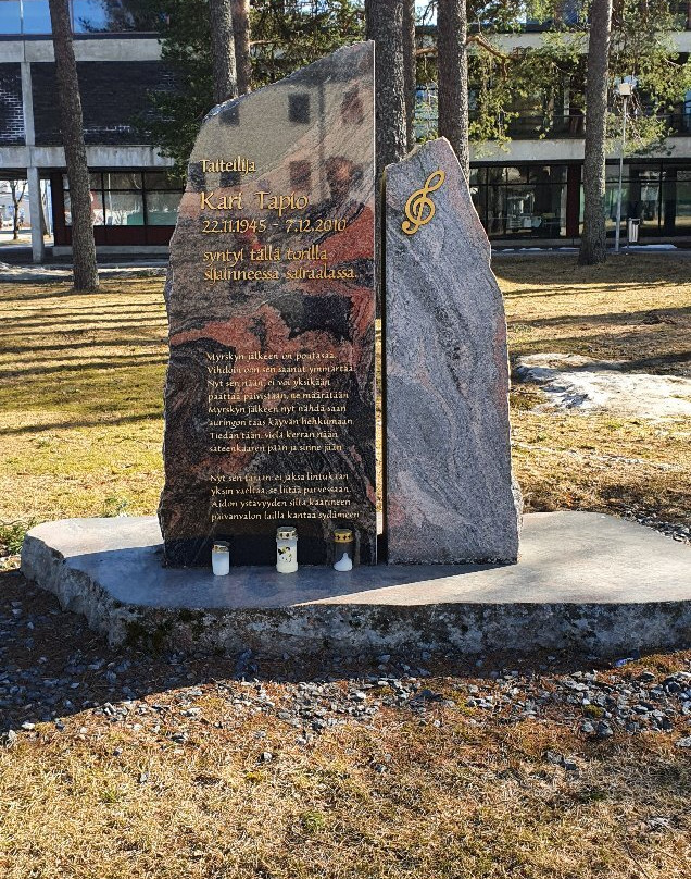 Kari Tapion Muistomerkki