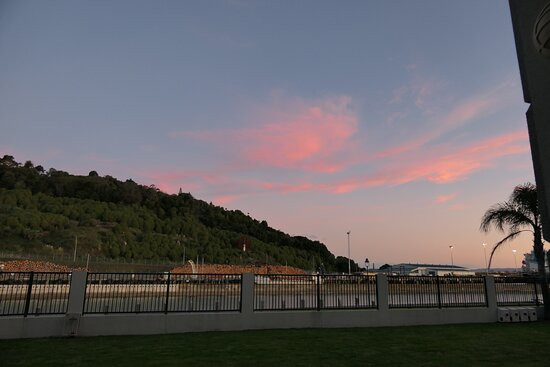 Portside Hotel主图