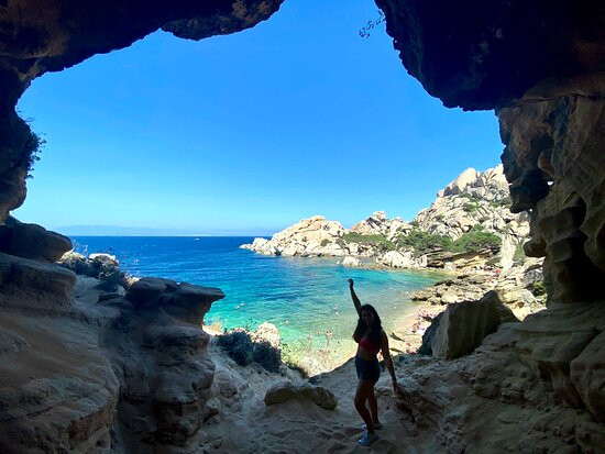 Cala Spinosa-Capo Testa必去景点