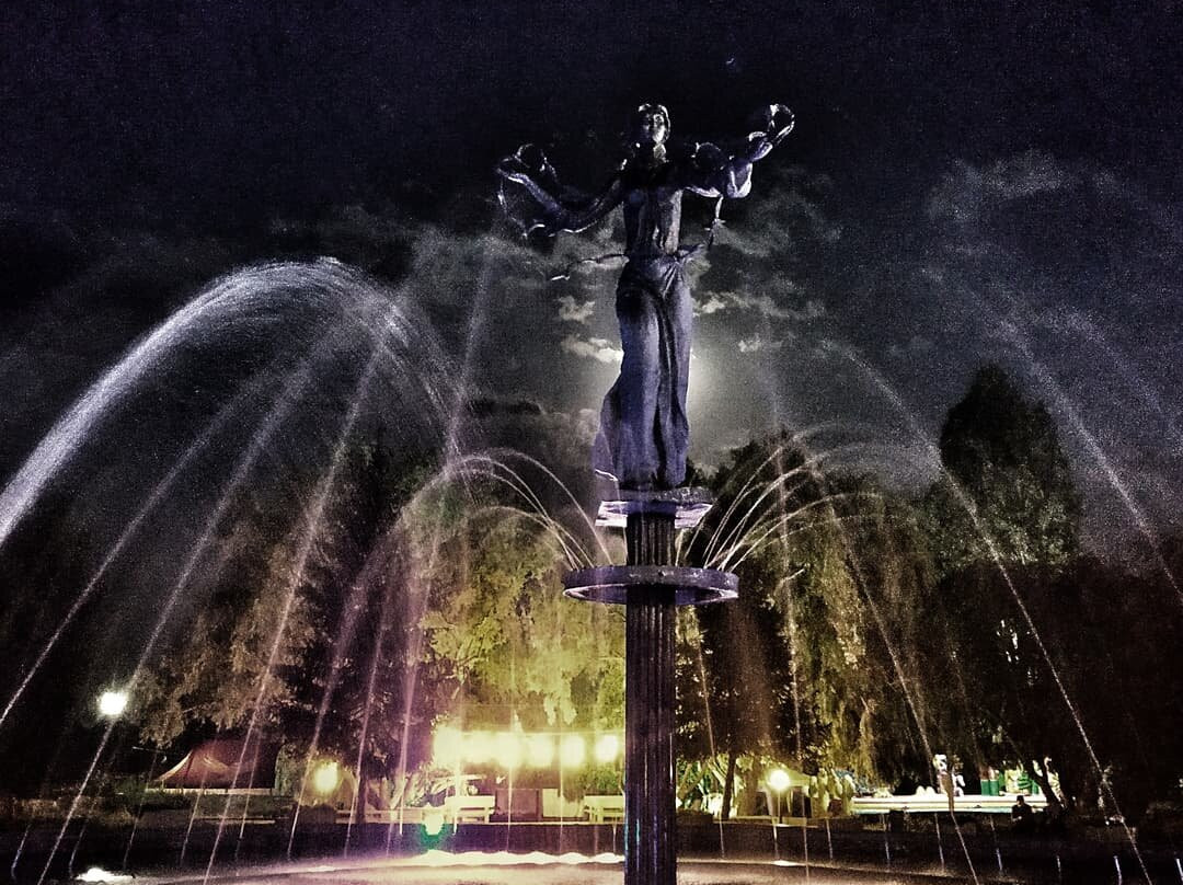Cholpon Fountain-乔尔蓬阿塔必去景点