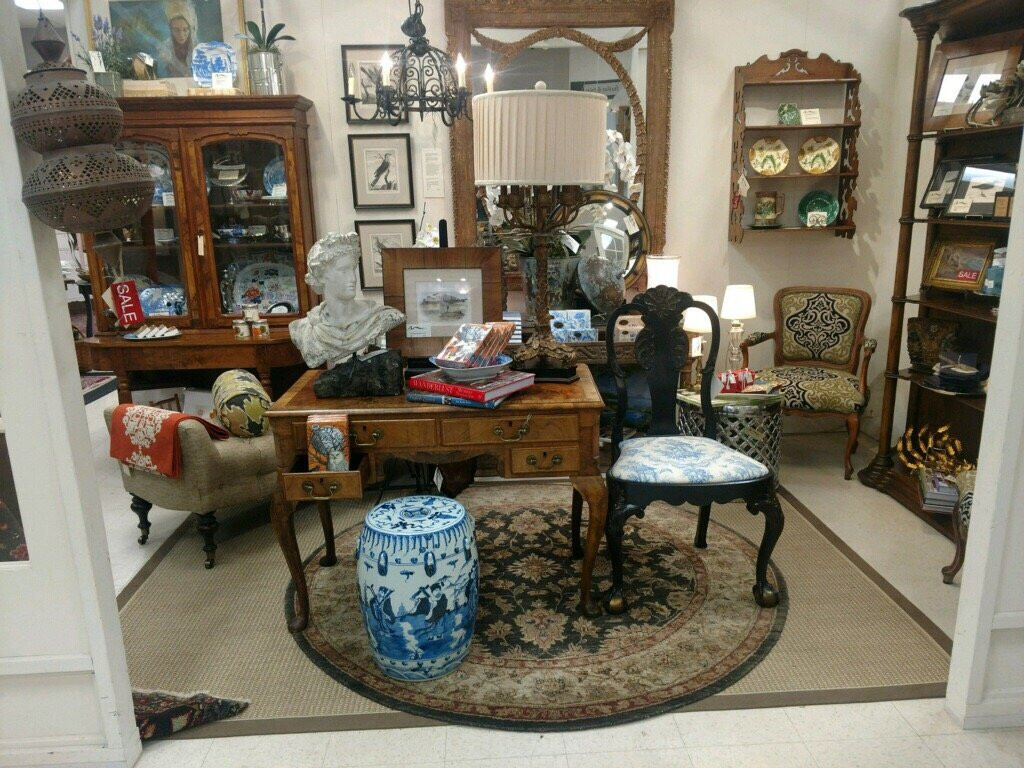 Mutiny Bay Antiques景点图片
