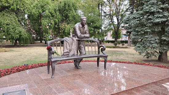 Pamyatnik A.KH.Dzhatdoyevu-Stavropol必去景点