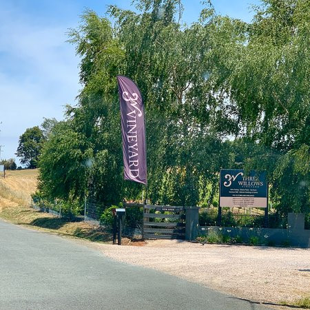 Meander Valley Vineyard-Red Hills必去景点