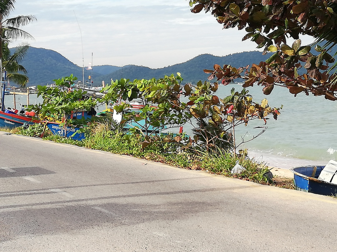 Bang Saray Beach