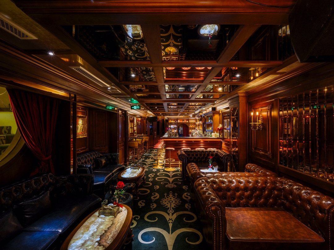 Valentino Cocktail Bar