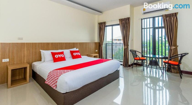 OYO 687 Canal Happiness