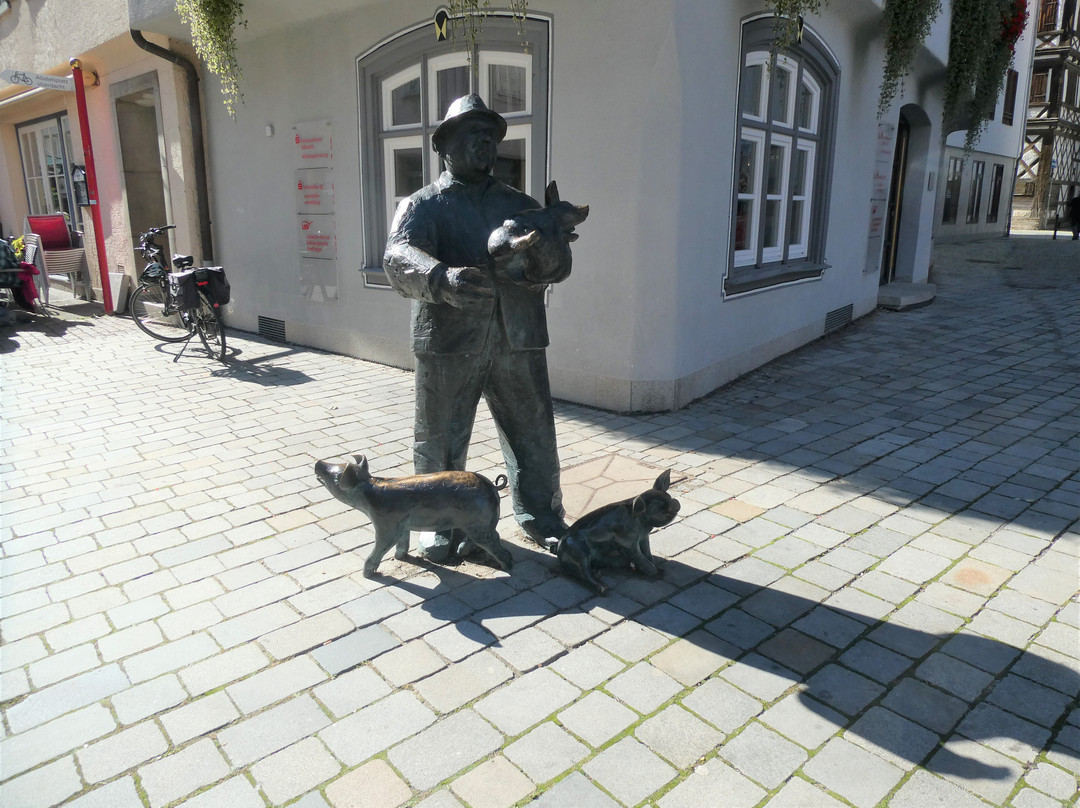 Schweinehirt Skulptur