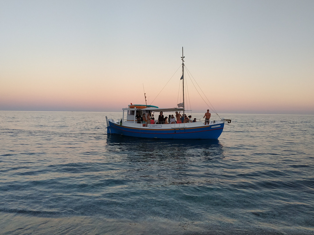 Armi Sea Excursions景点图片