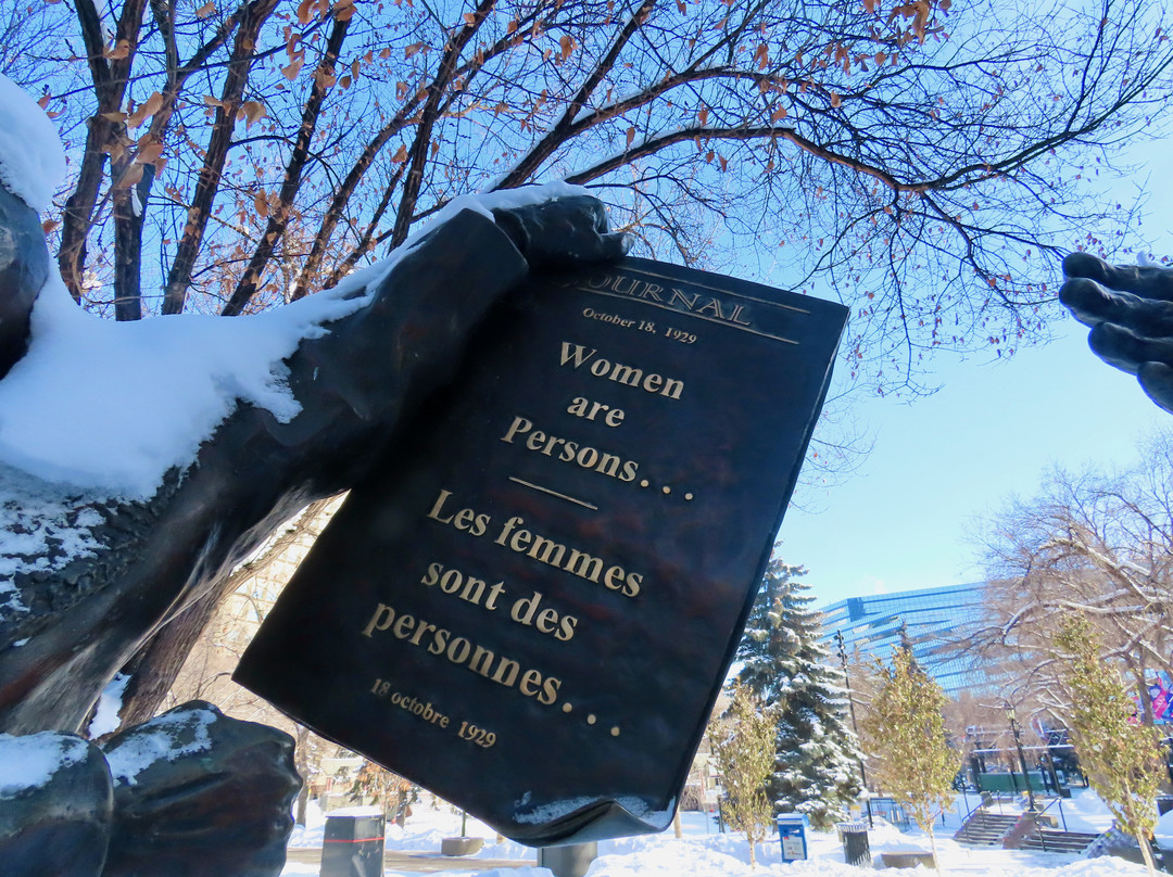 Famous Five Statues-卡尔加里必去景点