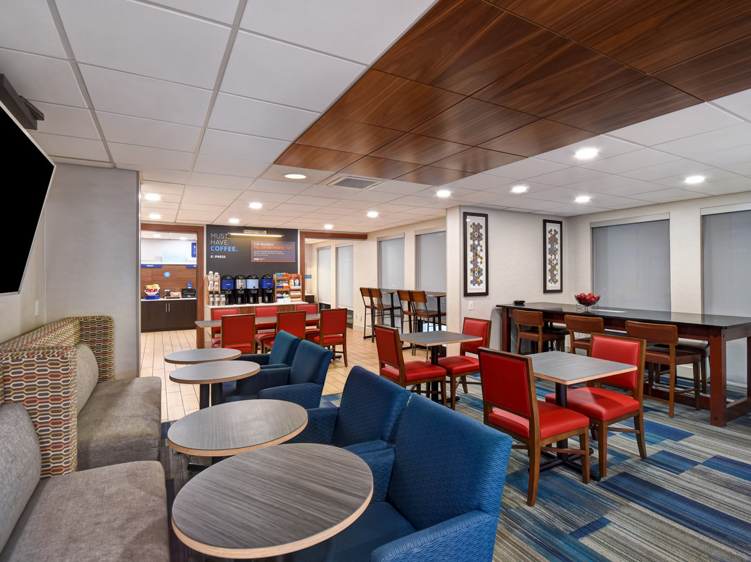 Holiday Inn Express & Suites Allentown Cen - Dorneyville By IHG主图