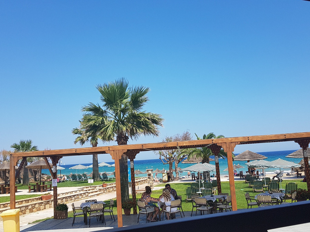 Plaka Beach Resort主图