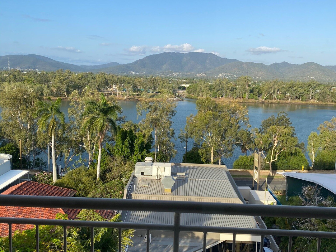 罗克汉普顿美居酒店主图