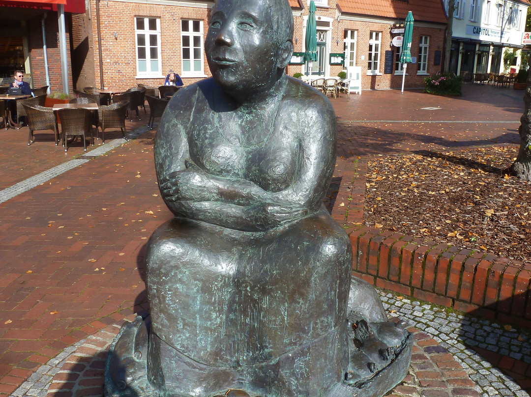 Bronze Figur Marktfrau Oma Apen-Westerstede必去景点