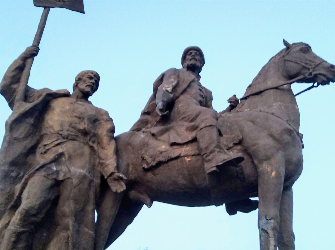 Bogdan Lhitrovo Monument-Ulyanovsk必去景点