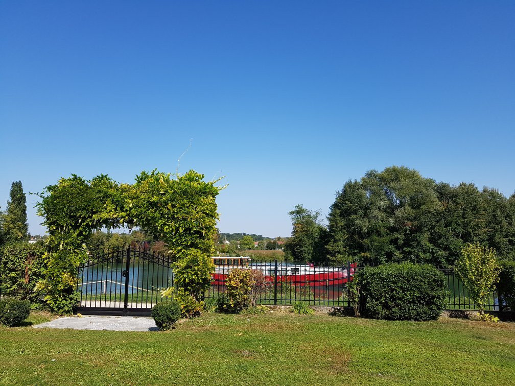 Saint-Jean-les-Deux-Jumeaux旅游攻略图片