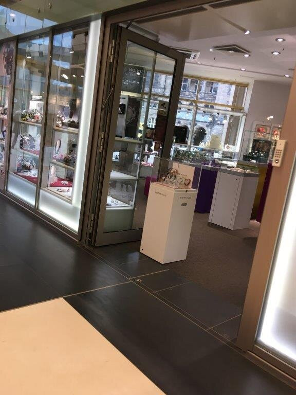 Galerie Roter Turm-开姆尼斯必去景点