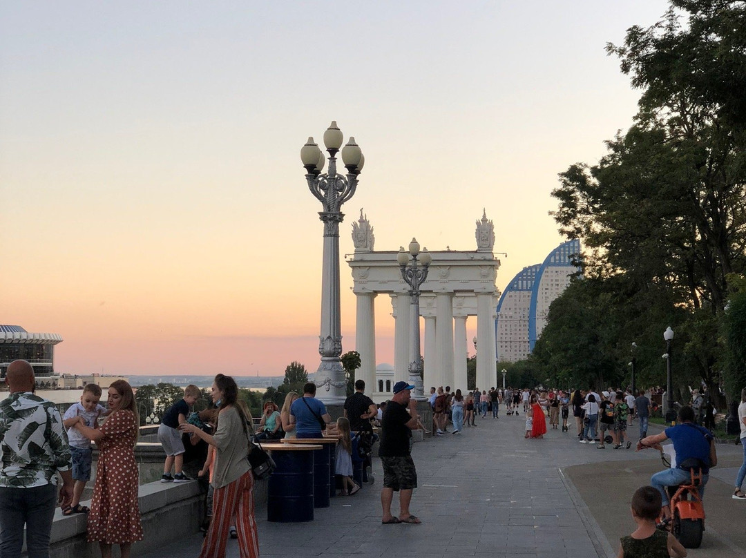 Central embankment of Volgograd景点图片