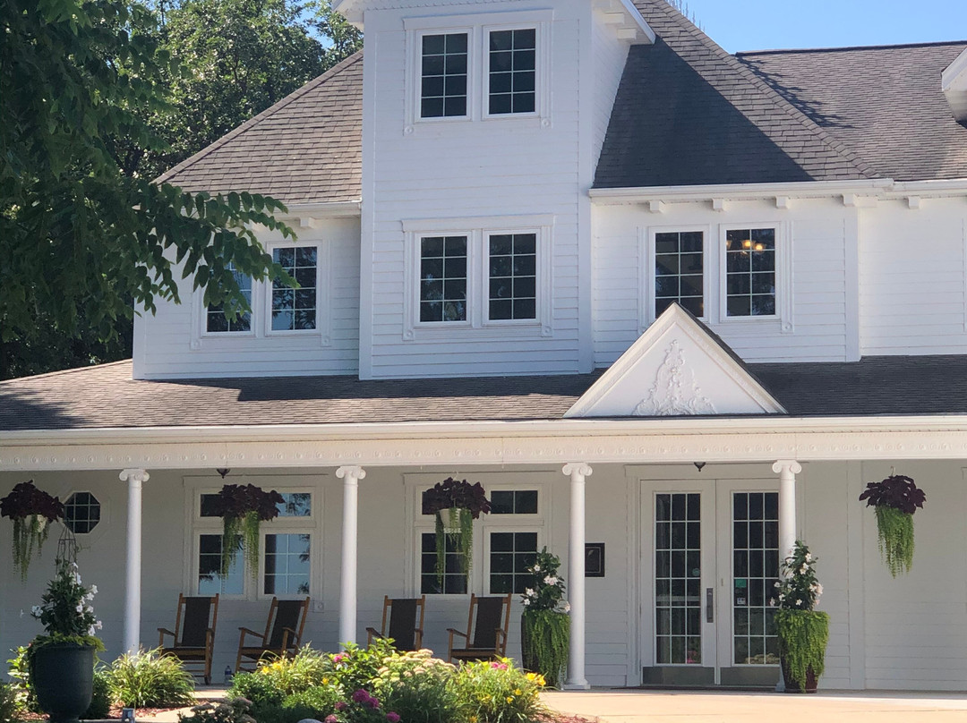 The Oakwood Inn主图