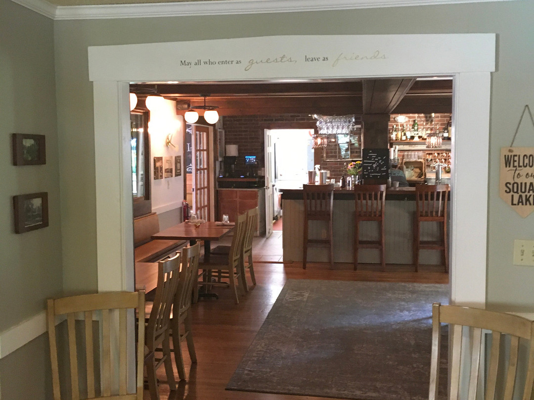 斯夸姆湖酒店主图